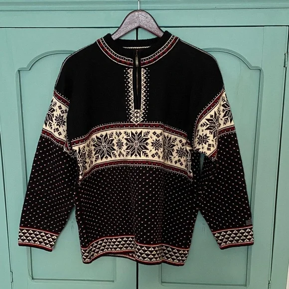 Dale of Norway Navy Blue and Red Knit Sweater. Classic Collection. - Picture 1 of 8